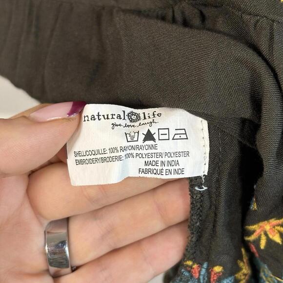 Natural Life Women's Size M Embroidered Boho Babydoll Style Top Bohemian Smocked - Picture 4 of 6